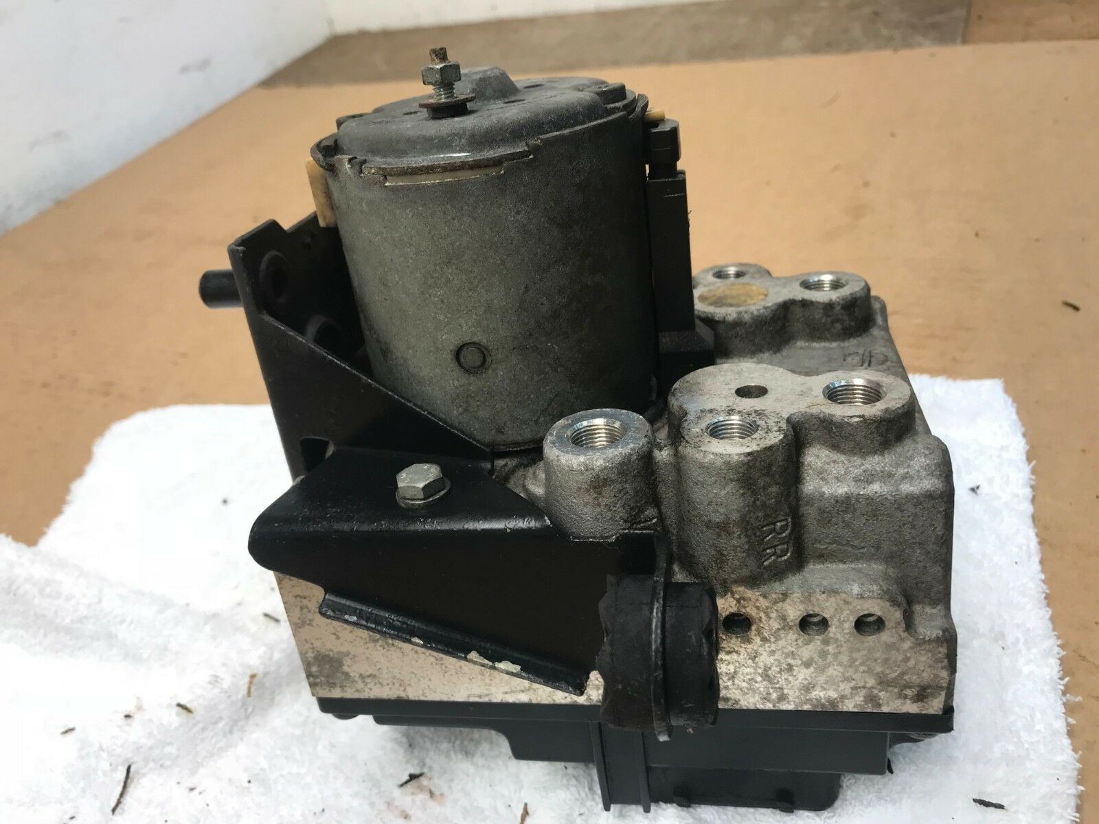 ABS Hydraulic Unit Bentley Arnage Bosch 0265217018 0130108061 EAS161018