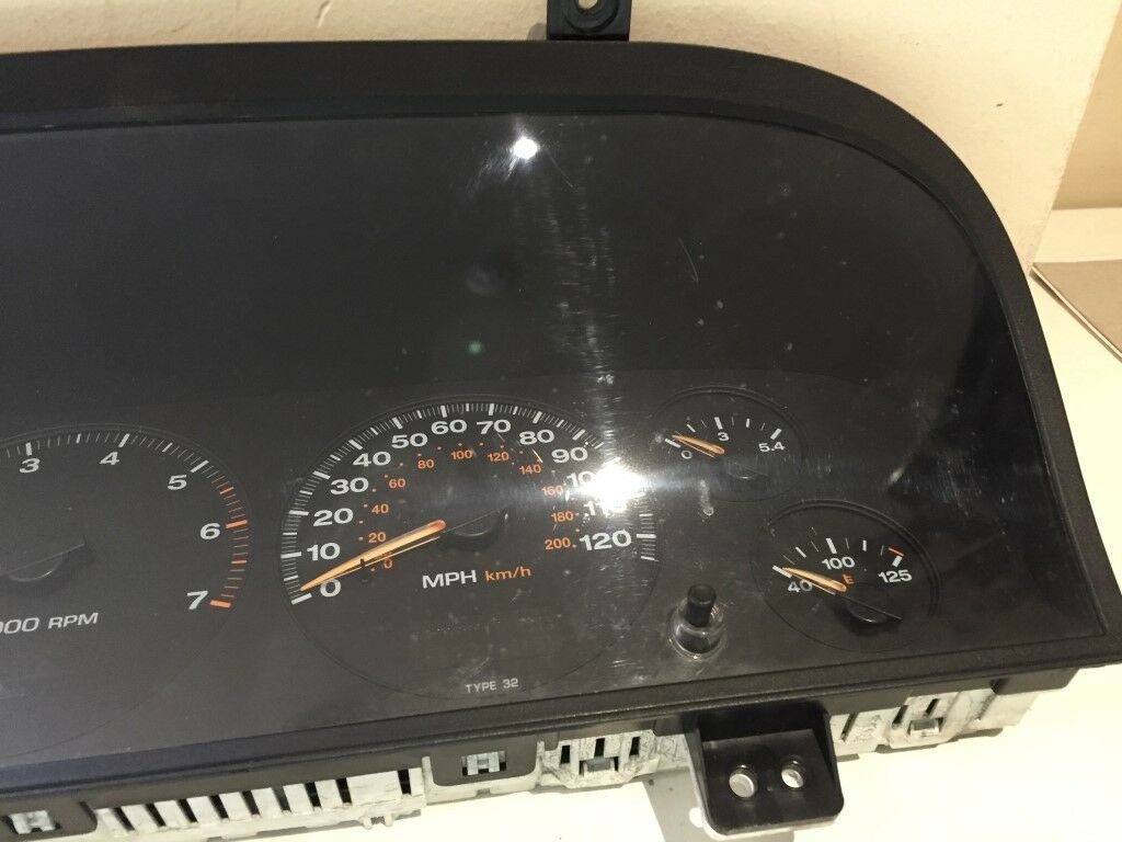 GRAND CHEROKEE 2 Speedometer Speedo Cluster MPH