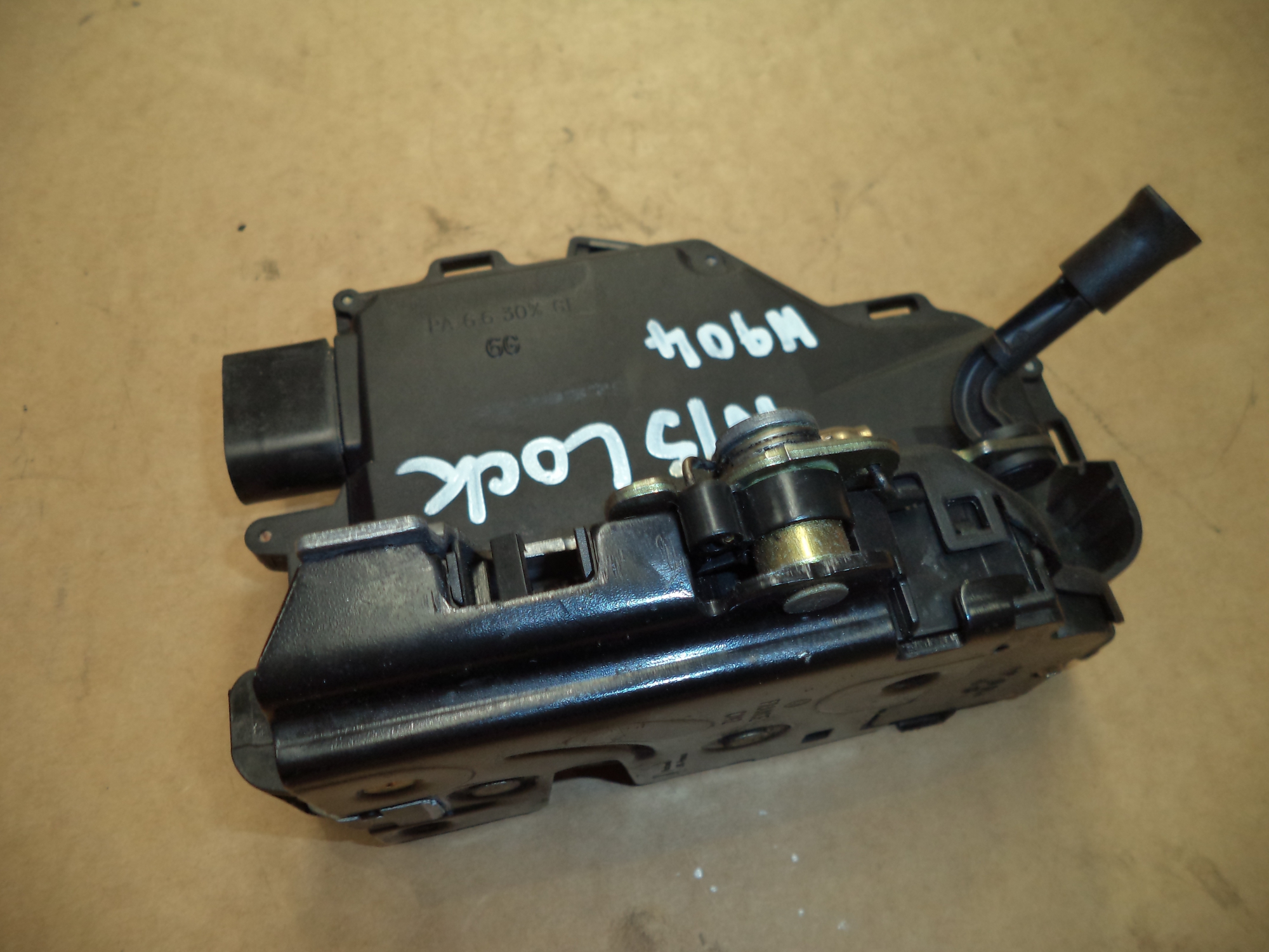 PORSCHE BOXSTER 986 PASSENGER SIDE DOOR LOCK. PORSCHE 996 DOOR LOCK Loc ...