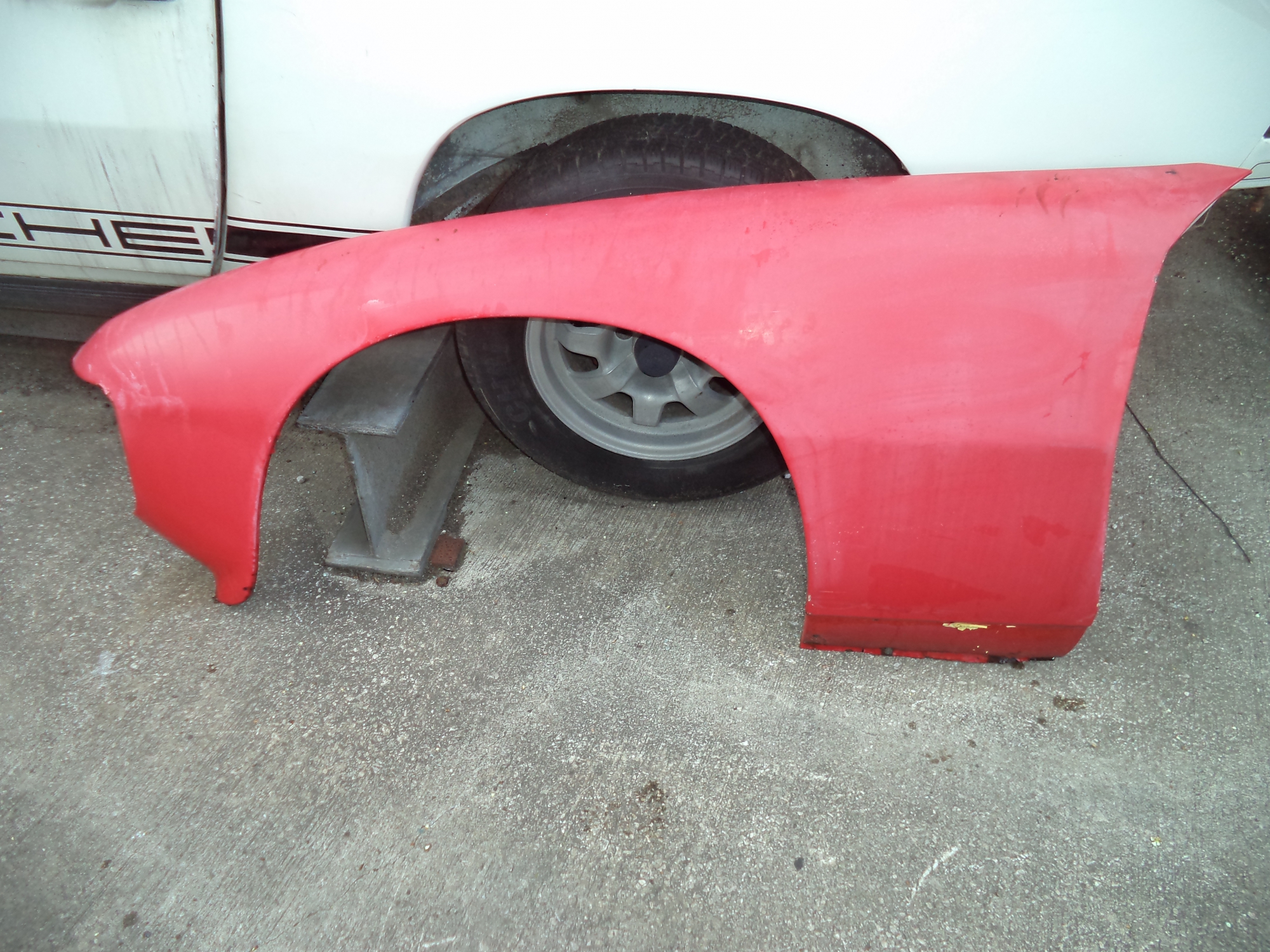 PORSCHE 924 TURBO N/S WING . PORSCHE 924 PASSENGER SIDE WING Locf43