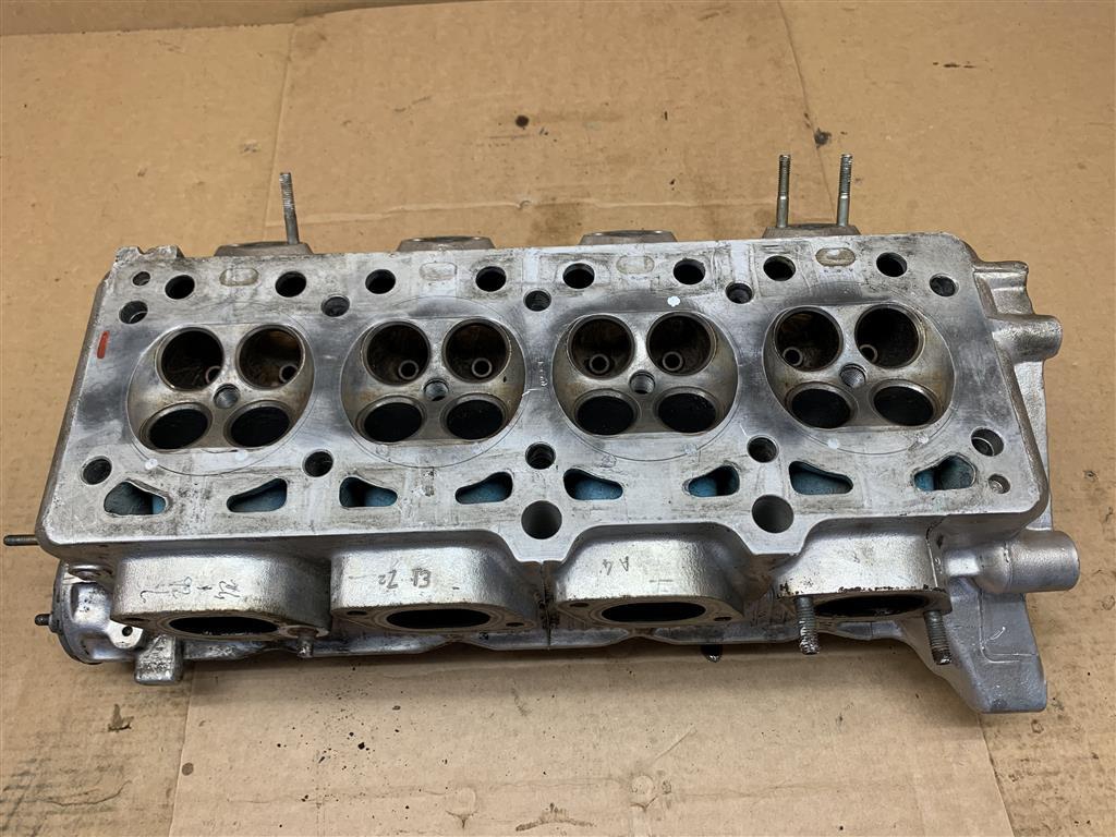 FERRARI 348 CYLINDER HEAD FERRARI MONDIAL T 3.4 CYLINDER HEAD LEFT SIDE ...