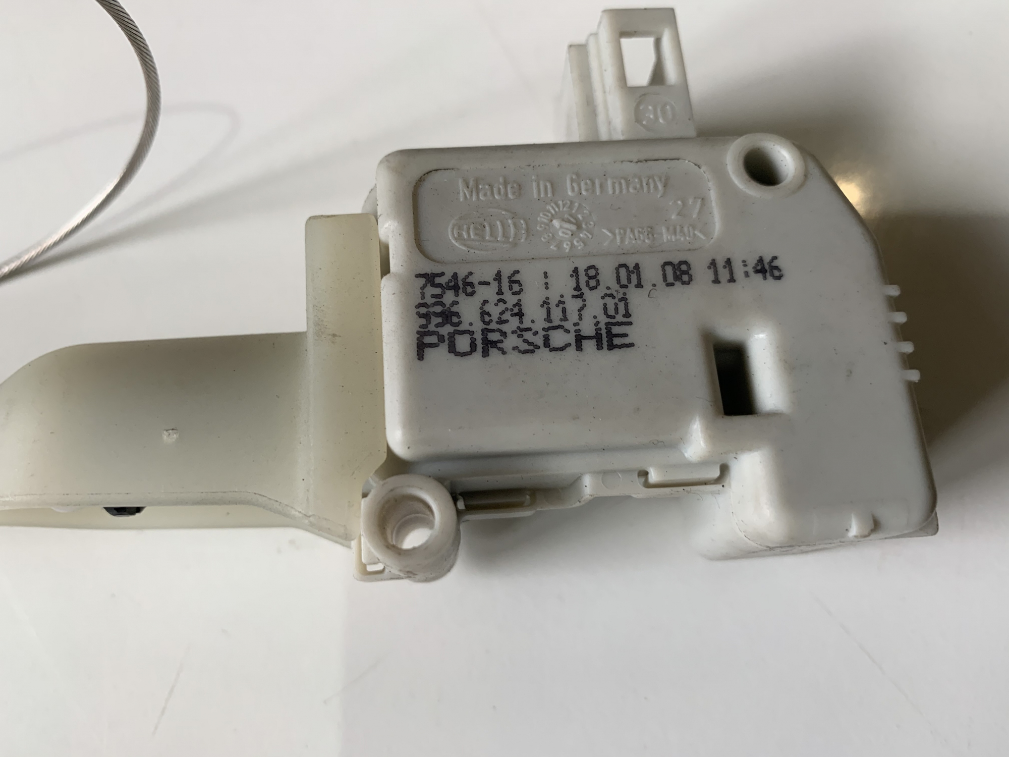 PORSCHE BOXSTER REAR TRUNK RELEASE LATCH LOCK ACTUATOR 99662411701 996