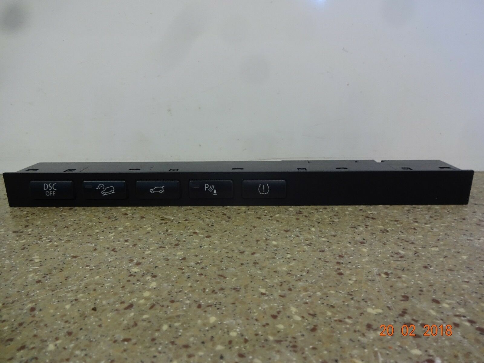 BMW X5 E53 Centre Console Switch Panel - DC05DBO (•̪ )