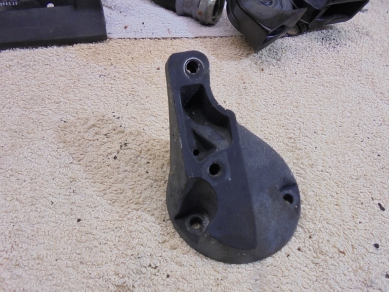 Aston Martin V8 Vantage Roadster 2007 Right Front Cross Brace Bracket 4G43108A86AE O/S/F X Sub Stn Rm1 DB7