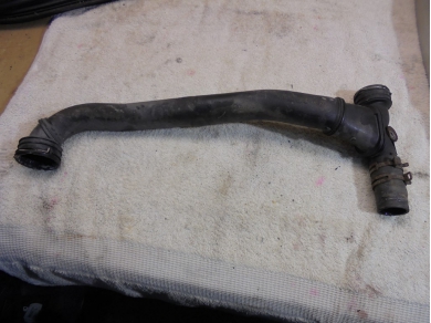 Porsche 987 Plastic Coolant Manifold Pipe 99710675204 Yard SF109