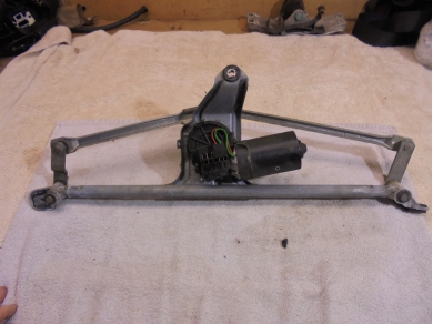 Porsche 986 / 996 Front Wiper Motor and Linkage 0390241351 / 99662803600 986/996 & Rack Yard SF113