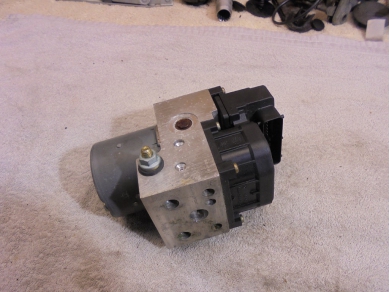 Porsche 986 / 996 ABS Pump 99635575504 986/996 Yard SF113